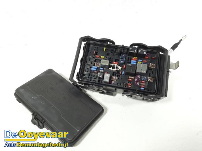 Zekeringkast van een Opel Insignia Sports Tourer  2020