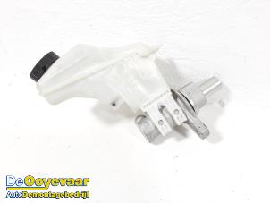 Begagnade Huvudcylinder Opel Corsa E 1.3 CDTi 16V ecoFLEX Pris € 19,99 Marginaltabell erbjuds av Autodemontagebedrijf De Ooyevaar