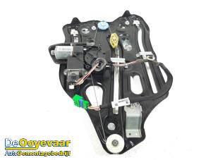 Gebruikte Raammechaniek 2Deurs links-achter Renault Megane III CC (EZ) 2.0 16V CVT Prijs € 49,99 Margeregeling aangeboden door Autodemontagebedrijf De Ooyevaar