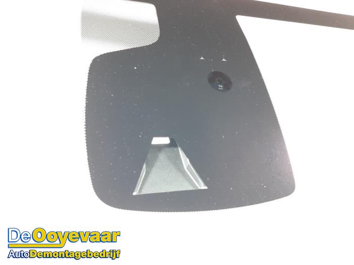 Framruta från en Citroën C3 Aircross I (2C/2R) 1.2 e-THP PureTech 110 2018