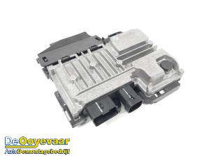 Używane Sterownik Start/Stop Citroen C3 Aircross I (2C/2R) 1.2 e-THP PureTech 110 Cena € 29,99 Procedura marży oferowane przez Autodemontagebedrijf De Ooyevaar