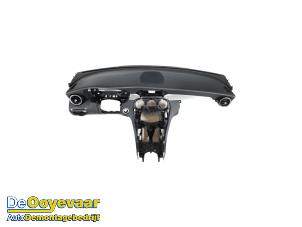 Begagnade Instrumentbräda Mercedes C (W205) C-300 2.0 Turbo 16V 4-Matic Pris € 375,00 Marginaltabell erbjuds av Autodemontagebedrijf De Ooyevaar