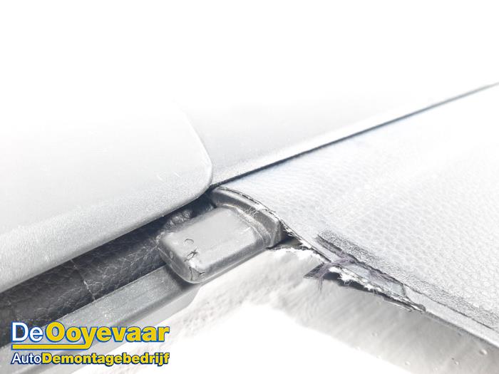 Skydd, bagageutrymme från en Volkswagen Passat Variant (3C5) 1.6 TDI 16V Bluemotion 2010