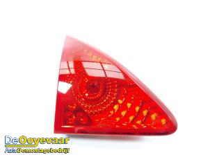 Gebruikte Achterlicht links Peugeot 3008 I (0U/HU) 1.6 VTI 16V Prijs € 19,99 Margeregeling aangeboden door Autodemontagebedrijf De Ooyevaar