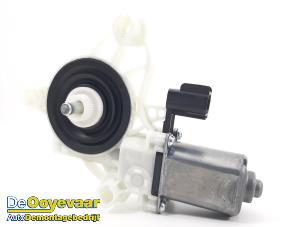 Begagnade Motor, dörrfönster Ford Focus 4 Wagon 1.5 EcoBlue 120 Pris € 15,00 Marginaltabell erbjuds av Autodemontagebedrijf De Ooyevaar