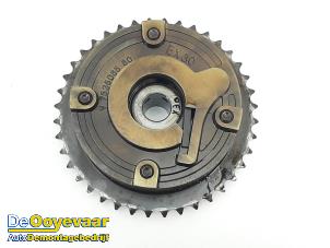 Gebruikte Nokkenas Tandwiel Peugeot 207 CC (WB) 1.6 16V Prijs € 9,99 Margeregeling aangeboden door Autodemontagebedrijf De Ooyevaar