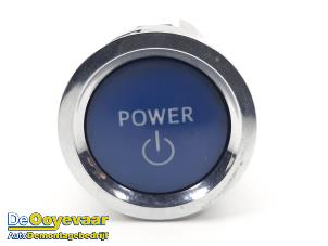 Gebruikte Start/Stop schakelaar Toyota C-HR (X1,X5) 1.8 16V Hybrid Prijs € 14,99 Margeregeling aangeboden door Autodemontagebedrijf De Ooyevaar