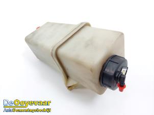 Używane Zbiornik oleju wspomagania kierownicy Fiat Ducato (250) 2.3 D 120 Multijet Cena € 34,99 Procedura marży oferowane przez Autodemontagebedrijf De Ooyevaar