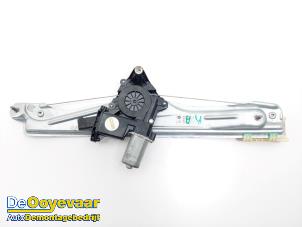 Begagnade Fönstermekanism för bakre dörr, 4-dörrars, höger Opel Insignia Grand Sport 1.5 Turbo 16V 140 Pris € 29,99 Marginaltabell erbjuds av Autodemontagebedrijf De Ooyevaar