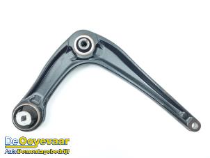 Gebruikte Triangel rechts-voor Citroen Jumpy ë-Jumpy Prijs € 39,99 Margeregeling aangeboden door Autodemontagebedrijf De Ooyevaar