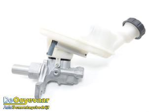 Gebruikte Hoofdremcilinder Mercedes A-Klasse AMG (177.0) 2.0 A-35 AMG Turbo 16V 4Matic Prijs € 25,00 Margeregeling aangeboden door Autodemontagebedrijf De Ooyevaar