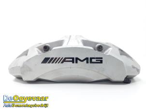 Gebruikte Remklauw (Tang) links-voor Mercedes A-Klasse AMG (177.0) 2.0 A-35 AMG Turbo 16V 4Matic Prijs € 125,00 Margeregeling aangeboden door Autodemontagebedrijf De Ooyevaar