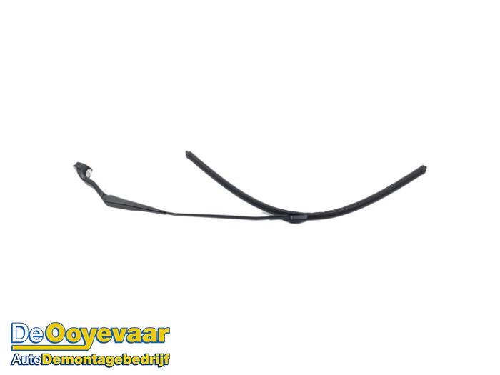 Främre torkararm från en Renault Scénic IV (RFAJ) 1.5 Energy dCi 110 2016