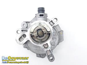 Begagnade Vakuumpump (diesel) Volvo V40 (MV) 2.0 D2 16V Pris € 29,99 Marginaltabell erbjuds av Autodemontagebedrijf De Ooyevaar