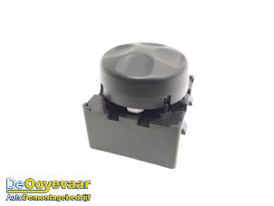 Gebruikte Stoelverstellings Schakelaar Jeep Compass II (MP) 1.3 4XE 240 16V 4x4 Prijs € 29,99 Margeregeling aangeboden door Autodemontagebedrijf De Ooyevaar