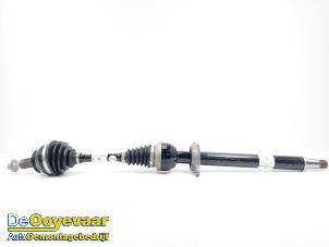 Begagnade Drivaxel, höger fram Mercedes GLA (H247) 1.3 180 Turbo 16V Pris € 449,99 Marginaltabell erbjuds av Autodemontagebedrijf De Ooyevaar