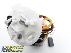 Gebruikte Tank element Pomp Mercedes A (177.0) 2.0 A-250 Turbo 16V Prijs € 35,00 Margeregeling aangeboden door Autodemontagebedrijf De Ooyevaar