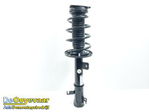 Begagnade Stötdämparstång, vänster fram Opel Mokka 1.2 Turbo 12V Pris € 79,99 Marginaltabell erbjuds av Autodemontagebedrijf De Ooyevaar