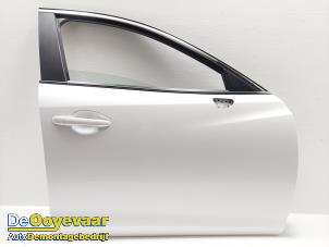 Begagnade Framdörr, 4-dörrars, höger Mazda 6 SportBreak (GJ/GH/GL) 2.0 SkyActiv-G 165 16V Pris € 549,99 Marginaltabell erbjuds av Autodemontagebedrijf De Ooyevaar