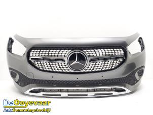 Gebruikte Voorbumper Mercedes GLA (H247) 1.3 200 Turbo 16V Prijs € 699,99 Margeregeling aangeboden door Autodemontagebedrijf De Ooyevaar
