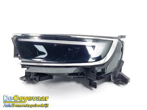 Używane Reflektor lewy Opel Mokka 1.2 Turbo 12V Cena € 449,99 Procedura marży oferowane przez Autodemontagebedrijf De Ooyevaar