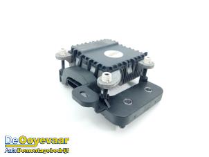 Begagnade Adaptiv farthållare, sensor (avstånd) Opel Mokka 1.2 Turbo 12V Pris € 199,99 Marginaltabell erbjuds av Autodemontagebedrijf De Ooyevaar