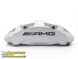 Gebruikte Remklauw (Tang) links-voor Mercedes A-Klasse AMG (177.0) 2.0 A-35 AMG Turbo 16V 4Matic Prijs € 125,00 Margeregeling aangeboden door Autodemontagebedrijf De Ooyevaar