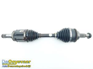 Gebruikte Aandrijfas links-voor Toyota Land Cruiser (J15) 2.8 D-4D 16V Prijs € 199,99 Margeregeling aangeboden door Autodemontagebedrijf De Ooyevaar