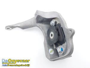 Gebruikte Motorsteun Mercedes Vito (447.6) 1.6 111 CDI 16V Prijs € 19,99 Margeregeling aangeboden door Autodemontagebedrijf De Ooyevaar