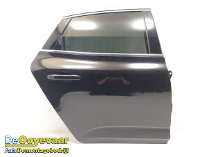 Begagnade Bakdörr, 4-dörrars, höger Renault Talisman (RFDL) 1.6 dCi 160 Twinturbo EDC Pris € 325,00 Marginaltabell erbjuds av Autodemontagebedrijf De Ooyevaar