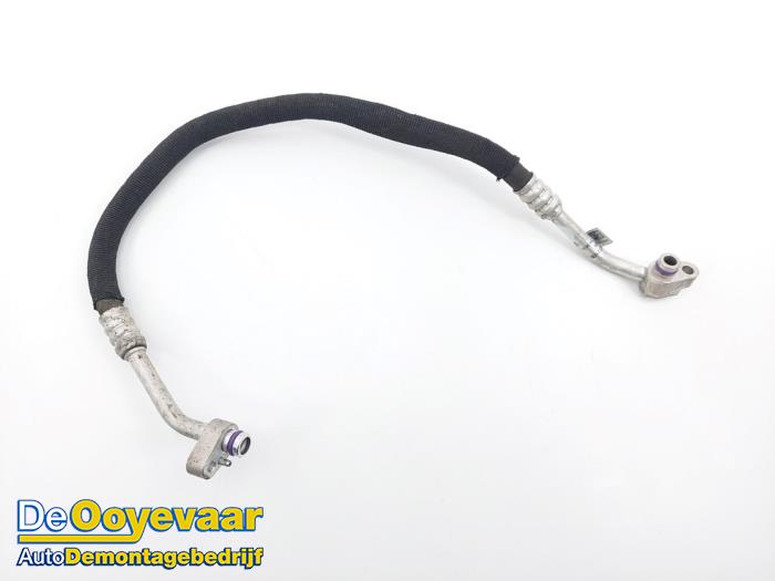 Luftkonditioneringsledning från en Audi A6 Avant (C8) 2.0 35 TDI Mild hybrid 2020