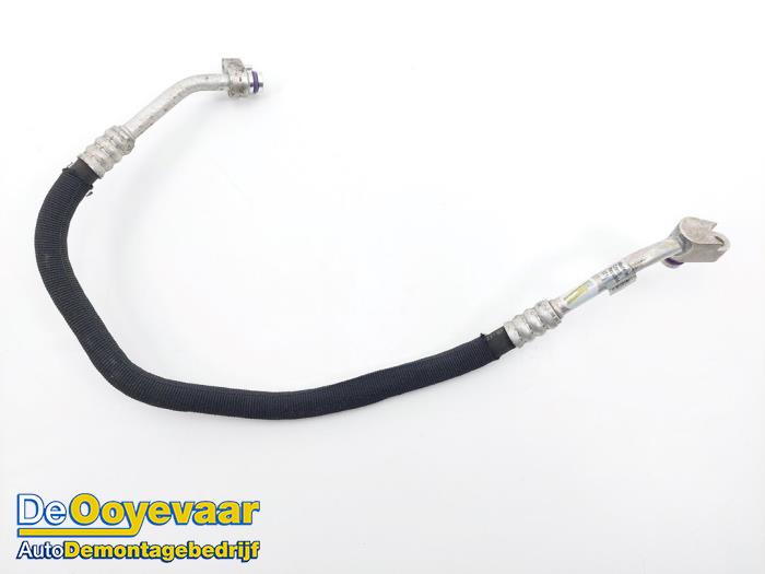 Luftkonditioneringsledning från en Audi A6 Avant (C8) 2.0 35 TDI Mild hybrid 2020