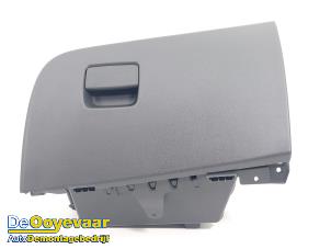 Gebruikte Dashboardkastje Opel Crossland (X) 1.2 Turbo 12V Prijs € 29,99 Margeregeling aangeboden door Autodemontagebedrijf De Ooyevaar