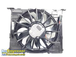 Begagnade Kylfläkt BMW 5 serie (G30) M550i xDrive 4.4 V8 32V TwinPower Turbo Pris € 269,99 Marginaltabell erbjuds av Autodemontagebedrijf De Ooyevaar