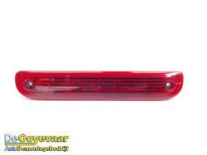 Begagnade Tredje bromsljus Fiat Ducato (250) 2.3 D 120 Multijet AdBlue Pris € 9,99 Marginaltabell erbjuds av Autodemontagebedrijf De Ooyevaar