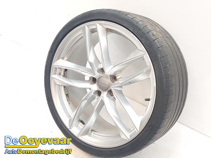 Velg + Band van een Audi A5 Sportback (8TA) 3.0 TDI V6 24V Quattro 2015