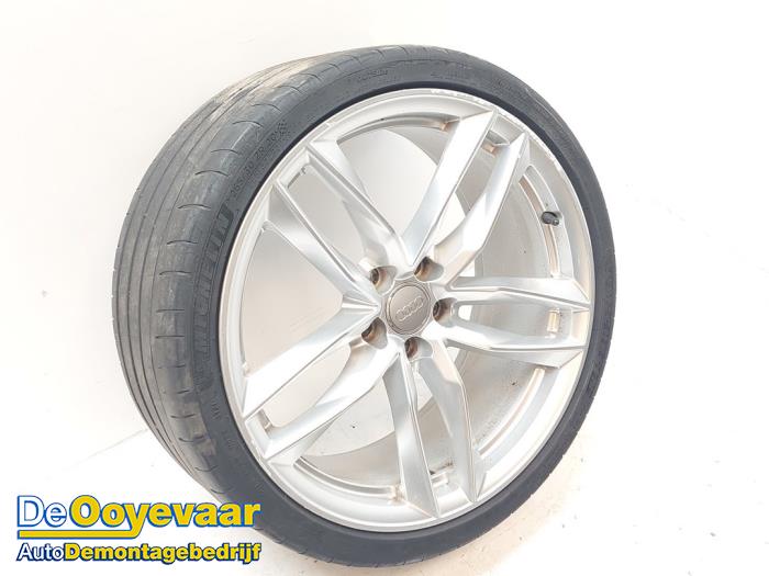 Velg + Band van een Audi A5 Sportback (8TA) 3.0 TDI V6 24V Quattro 2015