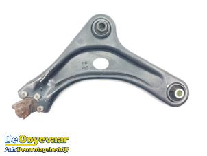 Gebruikte Draagarm links-voor Peugeot 208 I (CA/CC/CK/CL) 1.2 Vti 12V PureTech 82 Prijs € 19,99 Margeregeling aangeboden door Autodemontagebedrijf De Ooyevaar