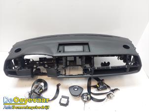 Używane Zestaw poduszek powietrznych + deska rozdzielcza Volkswagen Transporter T6 2.0 TDI DRF Cena € 649,99 Procedura marży oferowane przez Autodemontagebedrijf De Ooyevaar