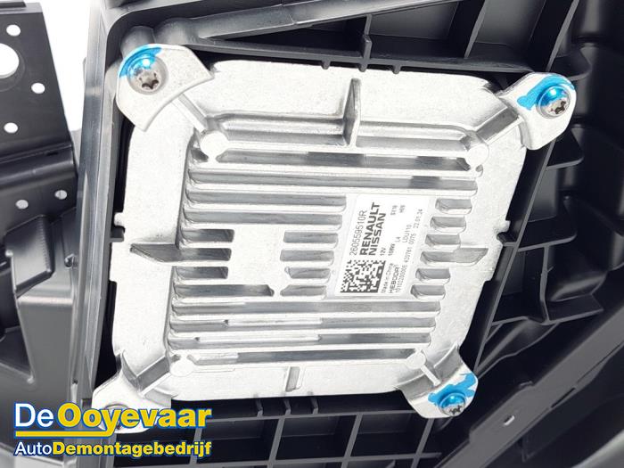 Koplamp rechts van een Renault Captur II (RJB) 1.6 E-Tech 145 2024