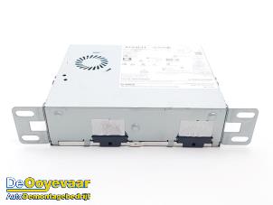 Używane Jednostka multimedialna Renault Zoé (AG) R135 Cena € 129,99 Procedura marży oferowane przez Autodemontagebedrijf De Ooyevaar