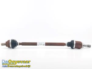 Gebruikte Aandrijfas rechts-achter Renault Twingo III (AH) 1.0 SCe 75 12V Prijs € 25,00 Margeregeling aangeboden door Autodemontagebedrijf De Ooyevaar