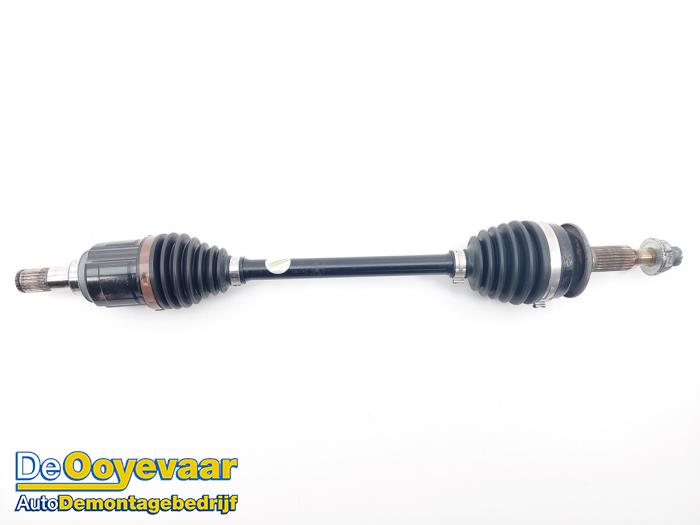 Drivaxel, vänster fram från en Suzuki Ignis (MF) 1.2 Dual Jet 16V Smart Hybrid 2017