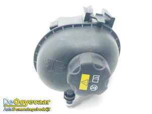 Begagnade Expansionskärl BMW X7 M50d xDrive 3.0 24V Pris € 25,00 Marginaltabell erbjuds av Autodemontagebedrijf De Ooyevaar