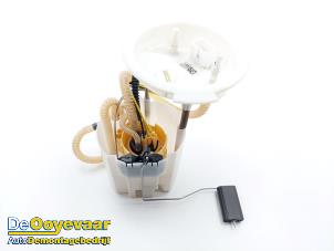 Begagnade Elektrisk bränslepump BMW 2 serie Active Tourer (F45) 218d 2.0 TwinPower Turbo 16V Pris € 59,99 Marginaltabell erbjuds av Autodemontagebedrijf De Ooyevaar