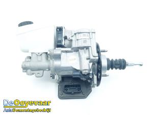 Begagnade Bromsservo Volkswagen Up! (121) e-Up! Pris € 325,00 Marginaltabell erbjuds av Autodemontagebedrijf De Ooyevaar