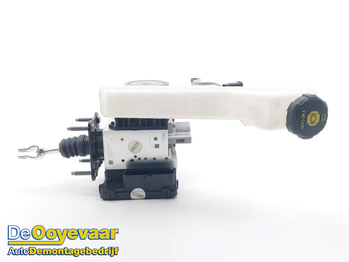 Bromsservo från en Kia Niro I (DE) E-Niro 64 kWh 2021