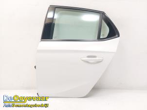 Begagnade Bakdörr, 4-dörrars, vänster Opel Corsa F (UB/UH/UP) 1.2 Turbo 12V 100 Pris € 375,00 Marginaltabell erbjuds av Autodemontagebedrijf De Ooyevaar