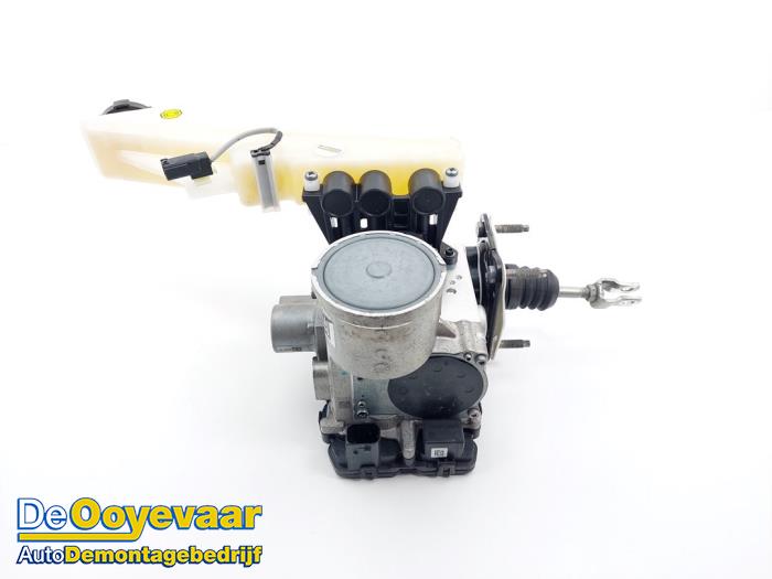 Bromsservo från en Kia Niro I (DE) E-Niro 64 kWh 2021