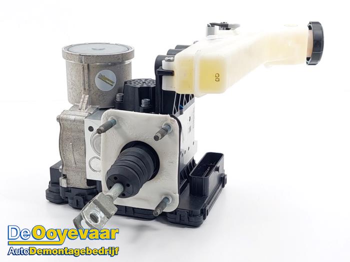 Bromsservo från en Kia Niro I (DE) E-Niro 64 kWh 2021